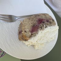 Bananenbread with coco-cream and raspberrys  at Momo Coffeeart in Feldkirch