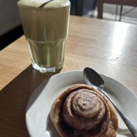 Cinnamon roll and matcha lattee  at Eccwôd in Epinal