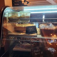 vegane Mehlspeisen at Onyx Boulderspot Café in Leipzig