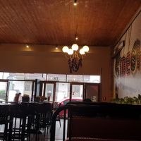 Indoor seating at Sideshow Burgers in Kyneton