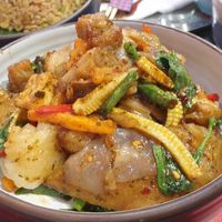 Keemao crispy noodle 7.5/10 the noodles were incredible but flavour and veg okay at V Street - Emsphere in Bangkok