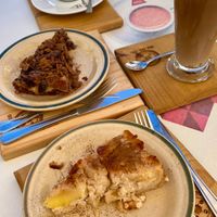 Apple cake, apple crumble and great coffee😍 at Rir Sol Bio in Alcobaca
