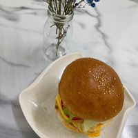 Vegan hamburger at Bánh Mì Cô Ba - Hoi An Bread - 호이안 바게트 in Quang Nam