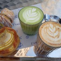 Pistachio cruffin, apple pastry, matcha and pumpkin latte at Bakkerij FUNK in Antwerpen