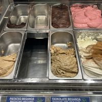 Vegan options   at Gelatería Boulevard in San Sebastian