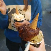 Pistachio and chocolate, both vegan at Gelatería Boulevard in San Sebastian