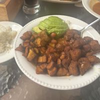 Fried cauliflour, rice, avocado, plantains, beans in sauce  at El Jardín de Jardín in Jardin