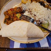 Wraps, vegan chilli, grilled veg, rice, guacamole,  corn on the cob olives at La Grange - Billy Bob's Country Western Saloon in Chessy