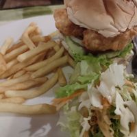 Hamburguesa de tofu at Pranee's Kitchen in Koh Tao