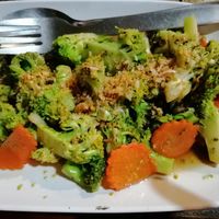 Steamed broccoli without oyster sauce at Welcome Back Restaurant in Krabi