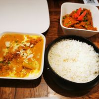 Baingan bharta et curry de légumes at Spoonful of India in Brussels