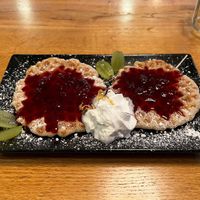Waffeln mit Beeren  at Mitbaaaart in Kiel