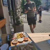 Het is wel zelfbediening at Momos - Organic Veggie Dumplings in Berlin