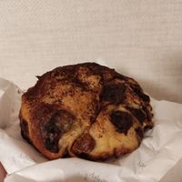 Chocolate and cashew bun at Ashville Bakery Cafe - 애쉬빌 베이커리 카페 in Seoul