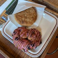 Hotteok and 'valentines special'? 6/10 the Hotteok had too many seeds for my liking and was a bit too stodgy for my liking at Ashville Bakery Cafe - 애쉬빌 베이커리 카페 in Seoul