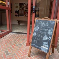 outside at Ashville Bakery Cafe - 애쉬빌 베이커리 카페 in Seoul
