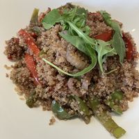 Quinoa salteada con pimientos y cebolla  at Kamut in Lleida
