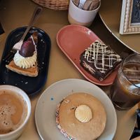 Americano (iced and hot), brownie, pie at Wazzy Woo in Clonakilty