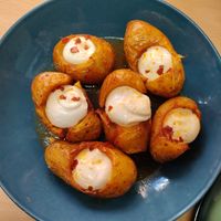 Braves rocknrolla at La Galla Tasca Vegana in Barcelona