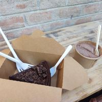 Tiramisù and triple chocolate cake at NaturalMente - Italian Coffee Shop in Toledo