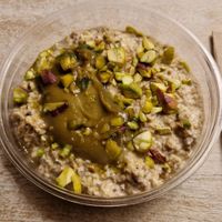 Porridge de avena y pistacho at NaturalMente - Italian Coffee Shop in Toledo