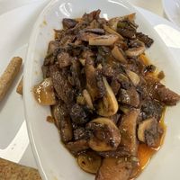 Champiñones al pilpil  at El Rincón De Flor in Malaga