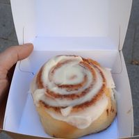 VEGAN Frosting Cinnamon Roll at MadRolls - Cinnamon Rolls in Madrid