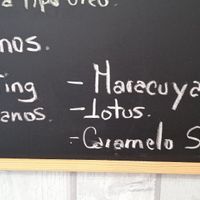 4 vegan options (salted caramel not available) at MadRolls - Cinnamon Rolls in Madrid