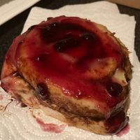 Blueberry cinnamon roll at MadRolls - Cinnamon Rolls in Madrid