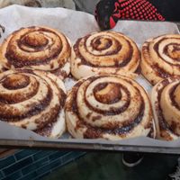 Vegan is not any more...."but it is vegan" ....it is that you ask for the vegan....because it is better. This is the way to have a better animalfriendly, climatfriendly future. at MadRolls - Cinnamon Rolls in Madrid