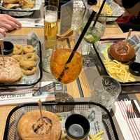 Veganer Burger mit leckerem Patty und Grillgemüse  at LÜ - Burger & Grill in Obertauern