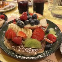 Vegane Pancakes - mit viiiiel Obst ...  at Cìciri in Brescia