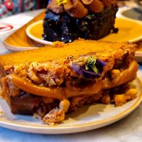 Gâteaux véganes at Bloom Café in Lille