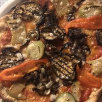 Vegan veggie pizza at Pizzeria Vesuvio in Moncalieri