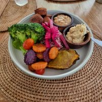 falafel vegetable hummus mix....real lecker 😋 at Pak Pak Vegan Food in Trat