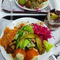 Puedes acompañarlo como gustes por un buen precio. #Veganuary at Rulo Ezberbozan Lezzetler in Istanbul