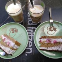 Tiramisu-Torte + Latte Macchiato at Katzentempel - München in Munich