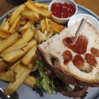 Grinsekatzen Burger at Katzentempel - München in Munich