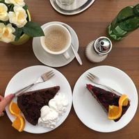 vegan cake at Katzentempel - München in Munich