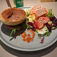 Winter special burger (but with substitute patty) at Katzentempel - München in Munich