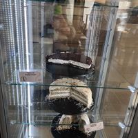 Auswahl veganer Torten und Kuchen  at Katzentempel - München in Munich