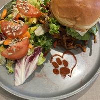 pulled oyster burger   at Katzentempel - München in Munich