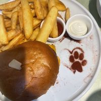 Cheez burger  at Katzentempel - München in Munich