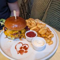 Burger mit Patty von Planted at Katzentempel - München in Munich