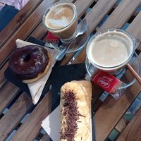 Napolitana y donut de chocolate at Santoni - When food is the solution in Barcelona