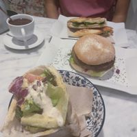 Only €5 at Santoni - When food is the solution in Barcelona