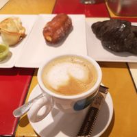 Coffee and cake time at Santoni - When food is the solution in Barcelona