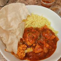 Gobi Manchurian curry, pilau rice and poppadoms 🍛 at Delhi 6 Lounge in South Shields