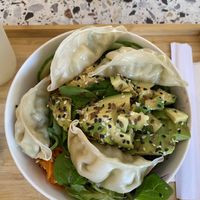 Poke Bowls vegan maison avec option gyoza  at Pohmaë in Brive-la-gaillarde
