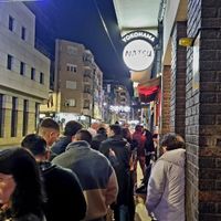 Queue at Natsu Ramen in Alicante